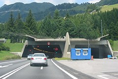 New vehicle tunnels for goods traffic: a dead end