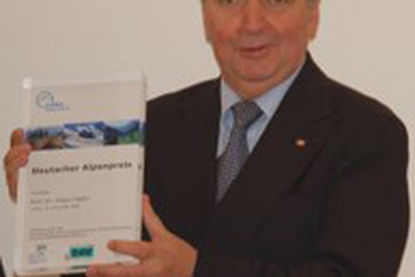 Premier Prix alpin allemand décerné au Dr. Klaus Töpfer