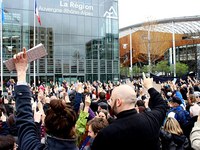 Le Vent d’assos se lève contre la politique régionale