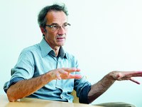 « On a inventé l’objet mais on n’a pas encore inventé les valeurs communes »