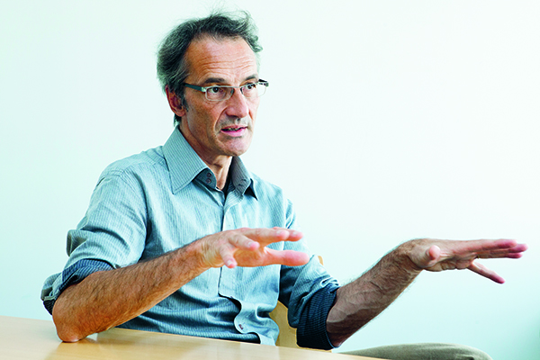 « On a inventé l’objet mais on n’a pas encore inventé les valeurs communes »