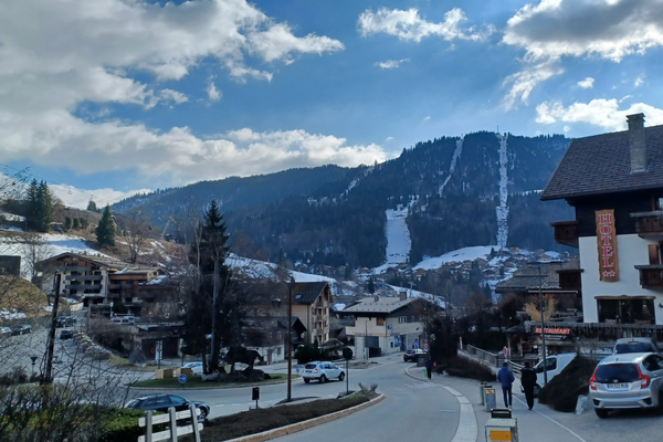Les Jeux Olympiques et Paralympiques – Alpes Françaises 2030 : la bataille des imaginaires pour la montagne ?