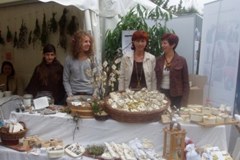 Trasmettere il sapere, sostenere i comuni, costruire reti