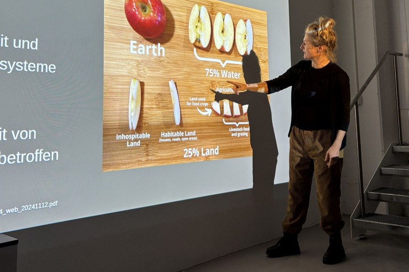 Cooperazione con la scuola d'arte sul tema della wilderness: conferenze a Nendeln e alla galleria Wartehaus di Vaduz. © CIPRA