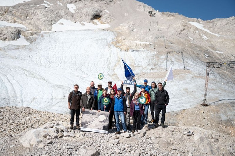 Vertice sui ghiacciai sulla Zugspitze: i partner dell'alleanza chiedono una maggiore protezione del clima. © Lukas Barth-Tuttas