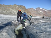 Jugendliche erkundeten schmelzende Gletscher in Tirol