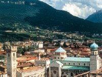 Trento wird Alpenstadt des Jahres 2004