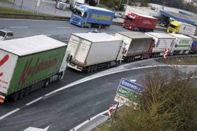 Alpen-Transitverkehr: viele Probleme, zwei Perspektiven