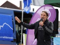 Bündnis „Rettet die Berge“ fordert wirksamen Alpenschutz mit prominenter Unterstützung von Spitzen-Alpinist Alexander Huber