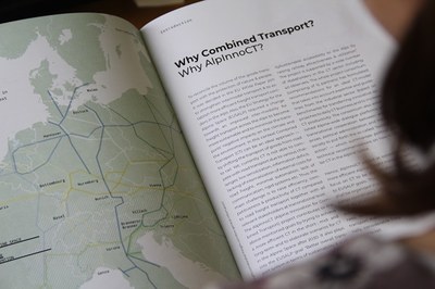 Gut kombiniert: Von der Strasse auf die Schiene