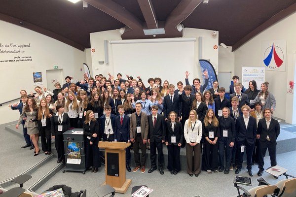 20 let mladinskega parlamenta