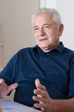 "Upočasnimo korak, da nas bo pamet lahko dohitela"