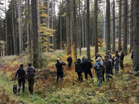 Senzobiografski sprehodi in poglobljeni intervjuji za uskajen razvoj Jelovice