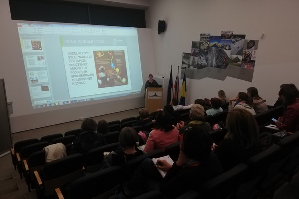 Vseživljenjsko učenje odgovor za medgeneracijsko (podnebno) solidarnost