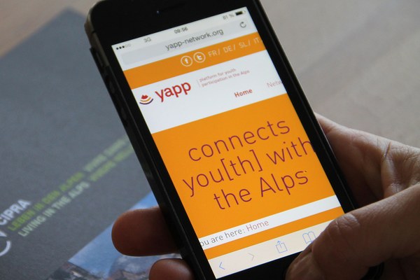 Spletna platforma za krepitev udeležbe mladih v javnem življenju na območju Alp